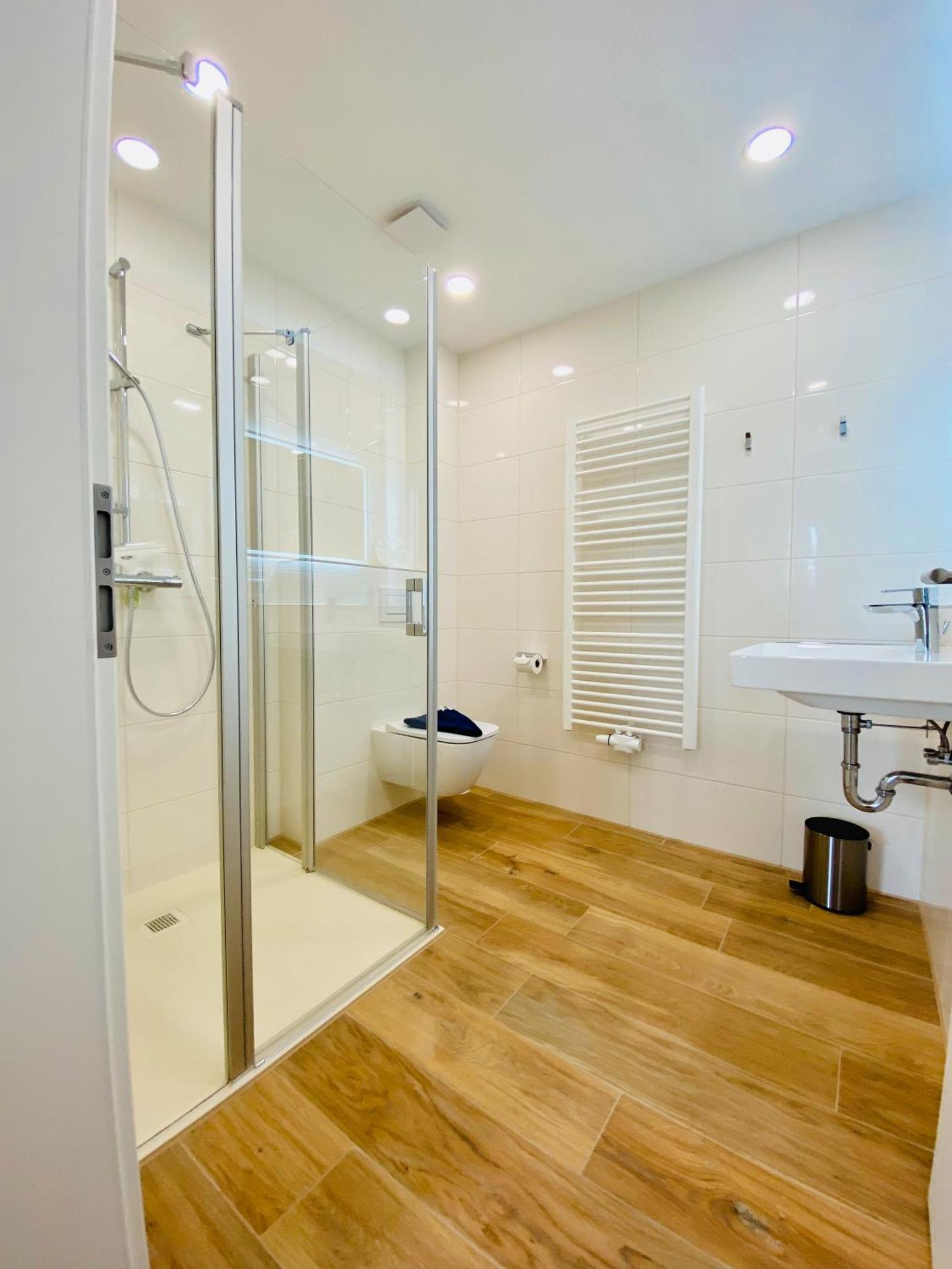 Apartment Duhner Allee 10, Litfass 17
