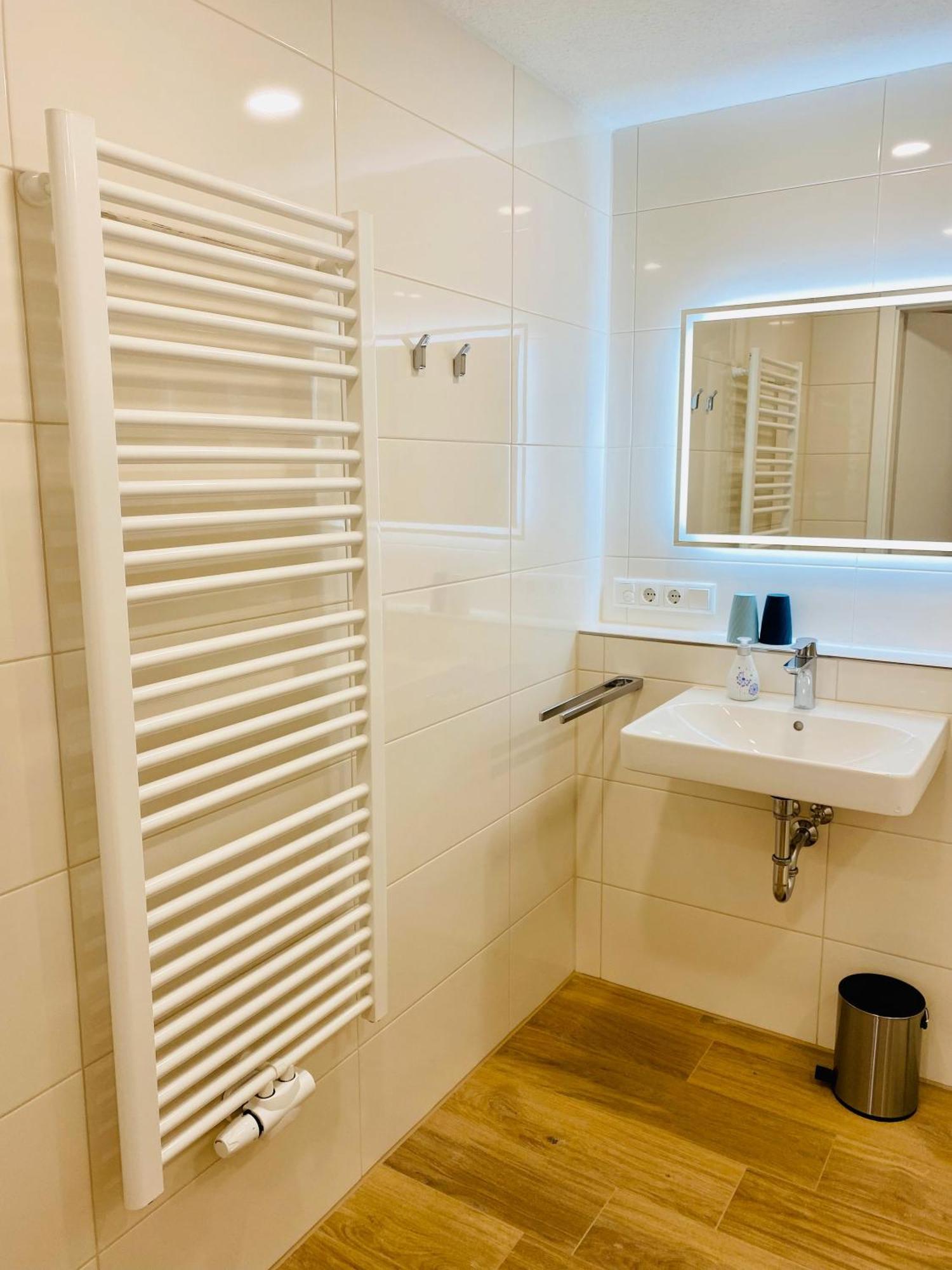 Apartment Duhner Allee 10, Litfass 17 *
